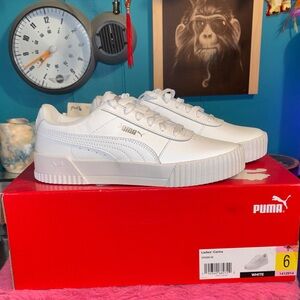 NIB PUMA CORINA White tennis shoes sneakers all white size 6.